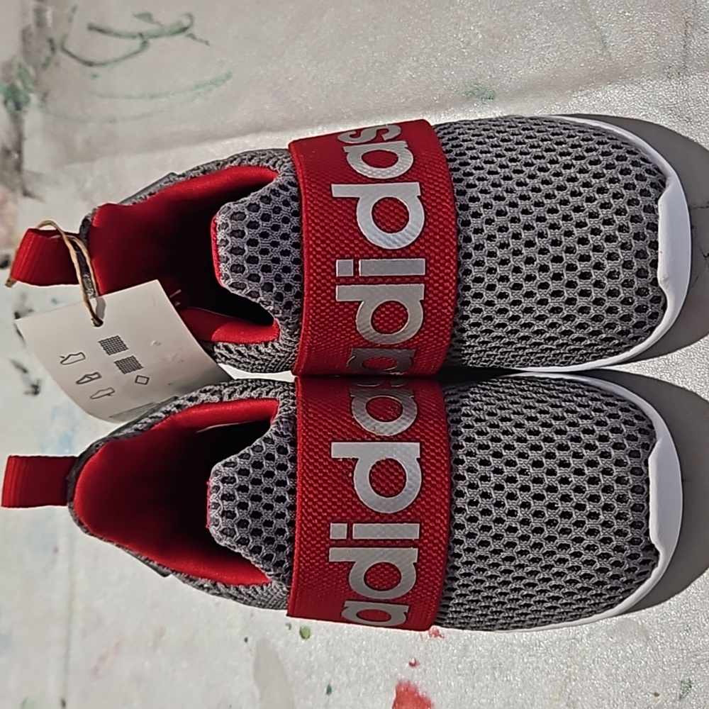 Adidas boys size 5 shoes